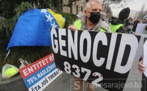Poslate snažne poruke sa protesta ispred Ambasade Srbije u Sarajevu